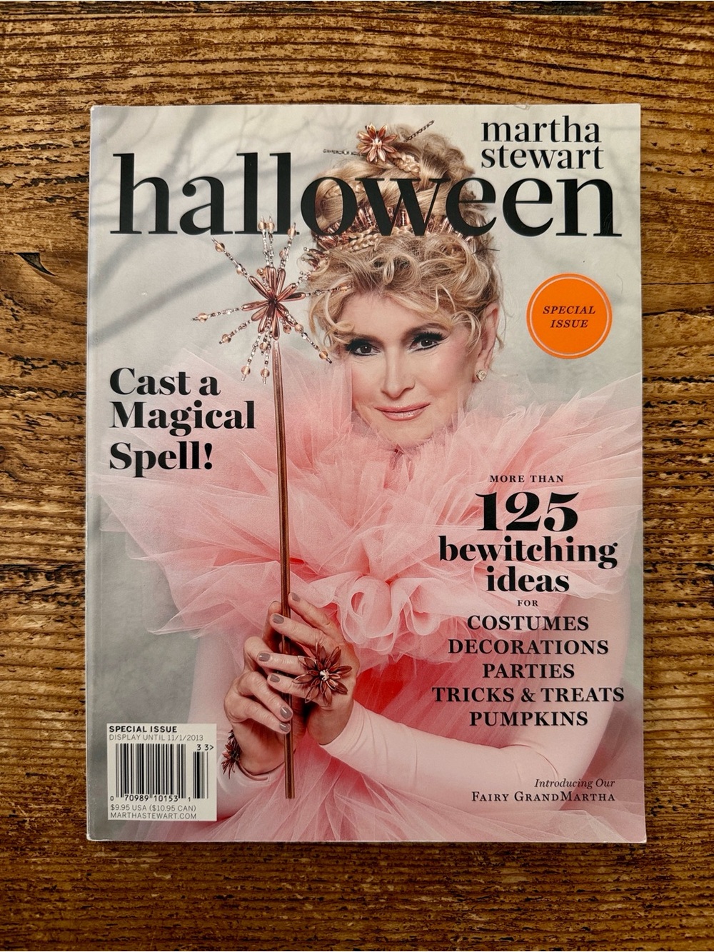 ✨Martha Stewart Halloween Magazine